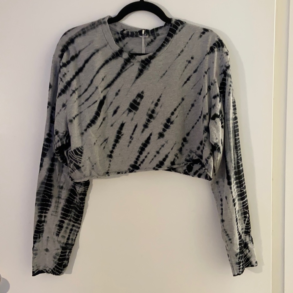 NWT Emma & Sam Cropped long sleeve shirt